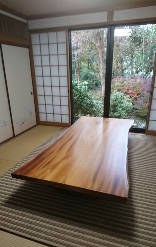 北海道手作り家具　ケヤキ（欅）材　一枚板座卓１３５０高さ３４８ｃｍ